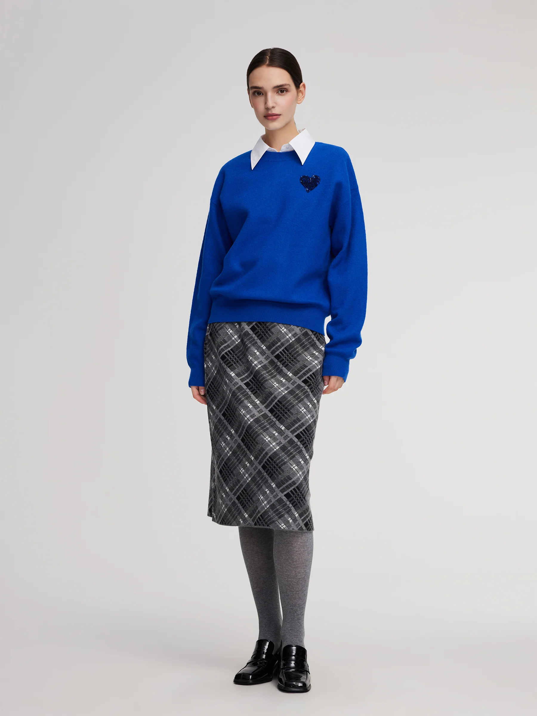 100% Wool Sequined Heart Unisex Sweater - Image 3