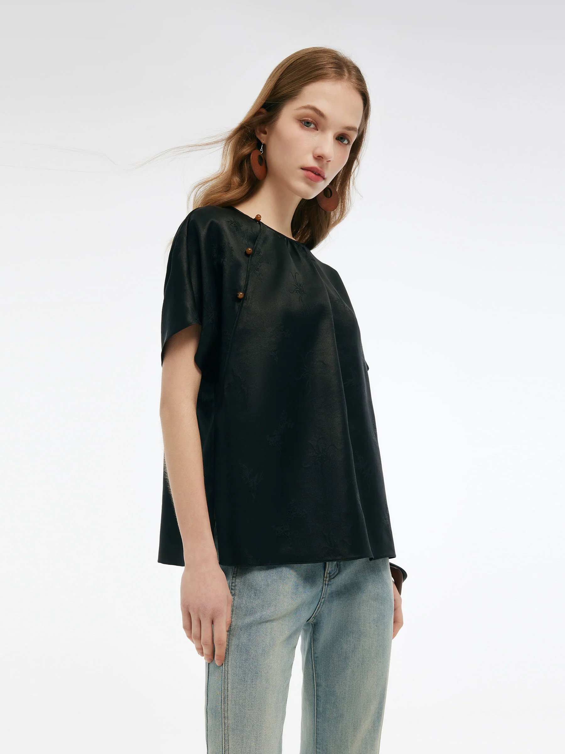 19MM Xiang Yun Silk Jade Bead Button Women T-Shirt - Image 5
