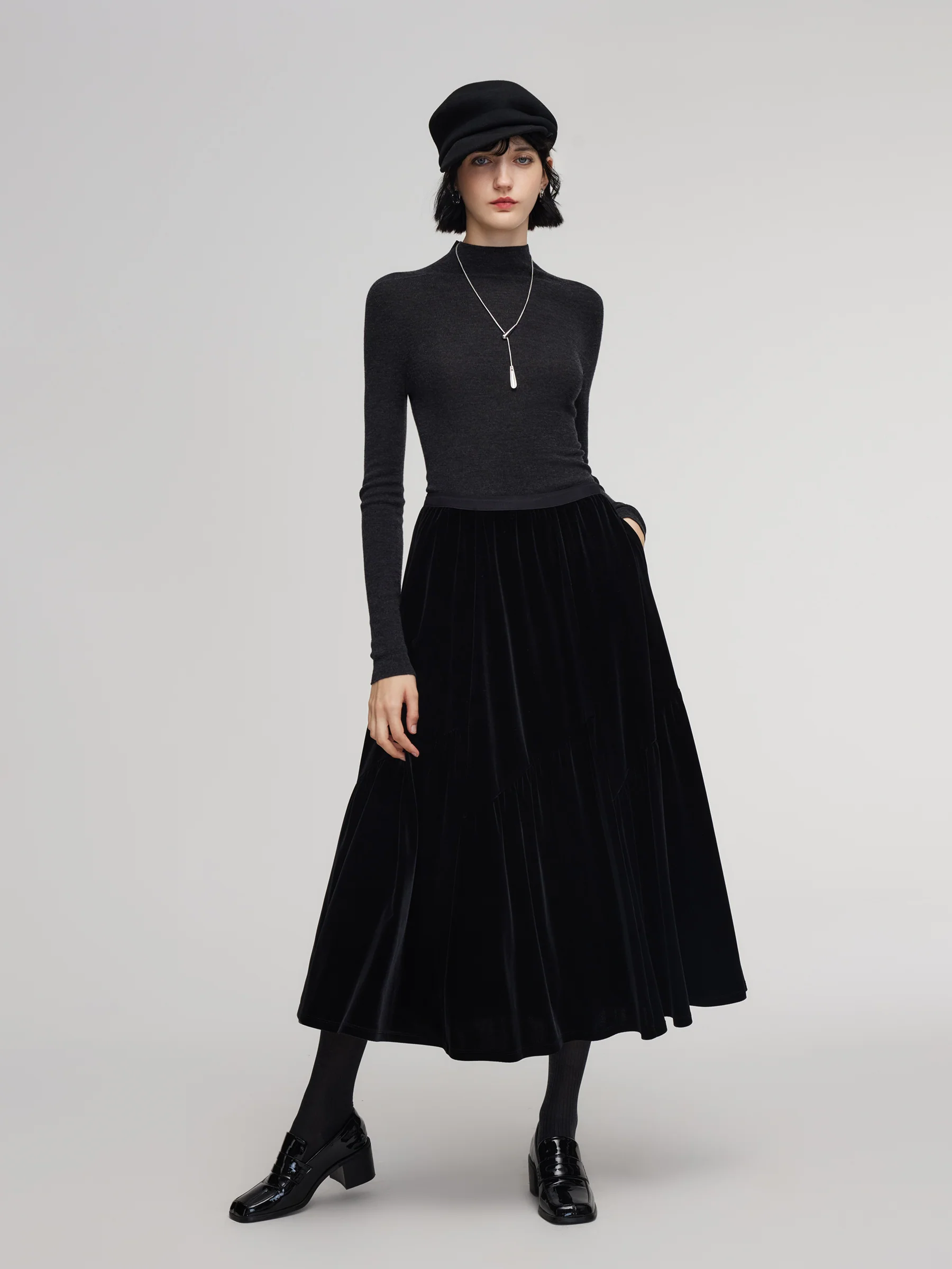 Black Velvet A-Line Elastic Waist Women Skirt - Image 2