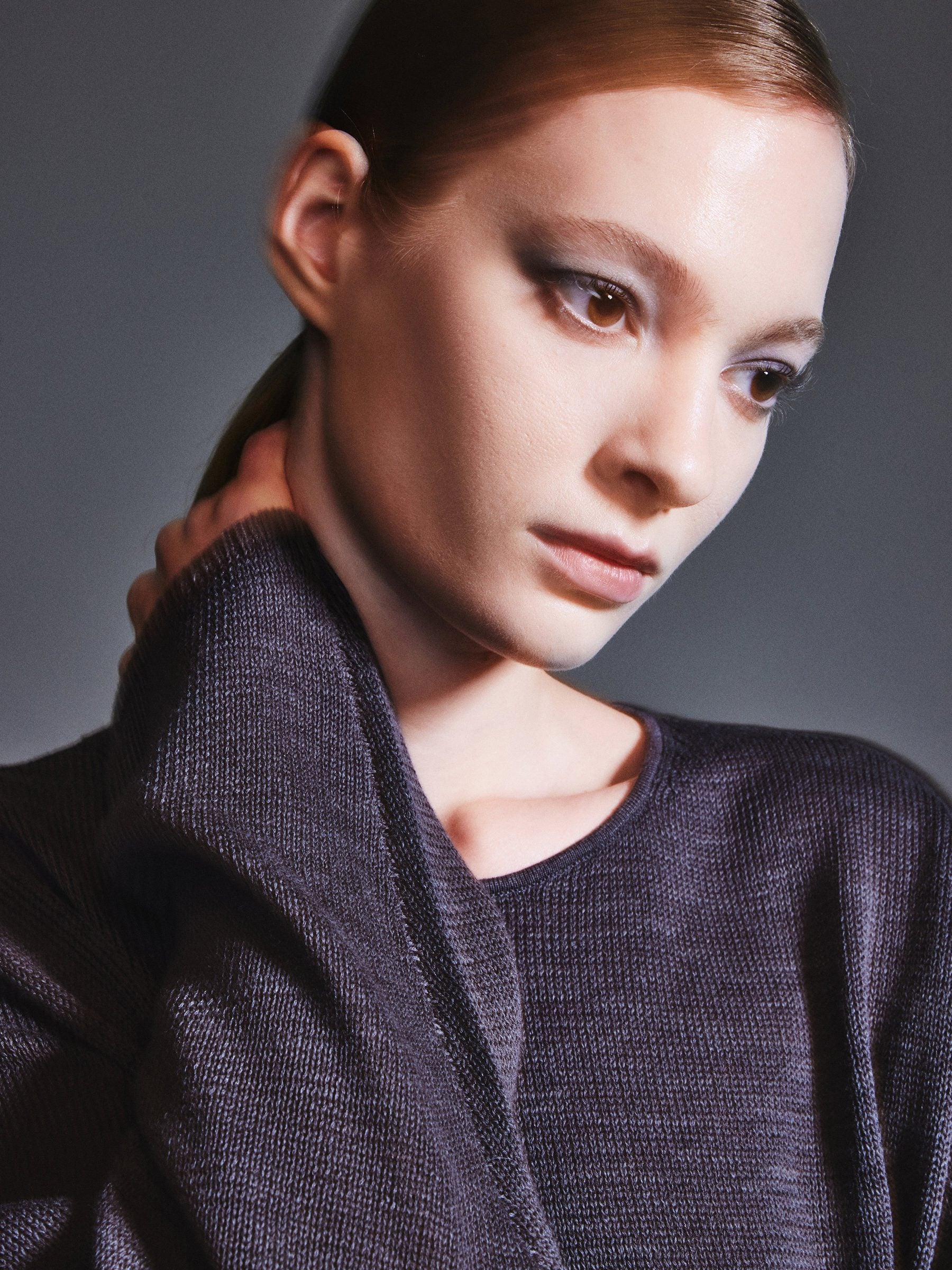 Loose Fit H-Line Round Neck Unisex Sweater - Image 16