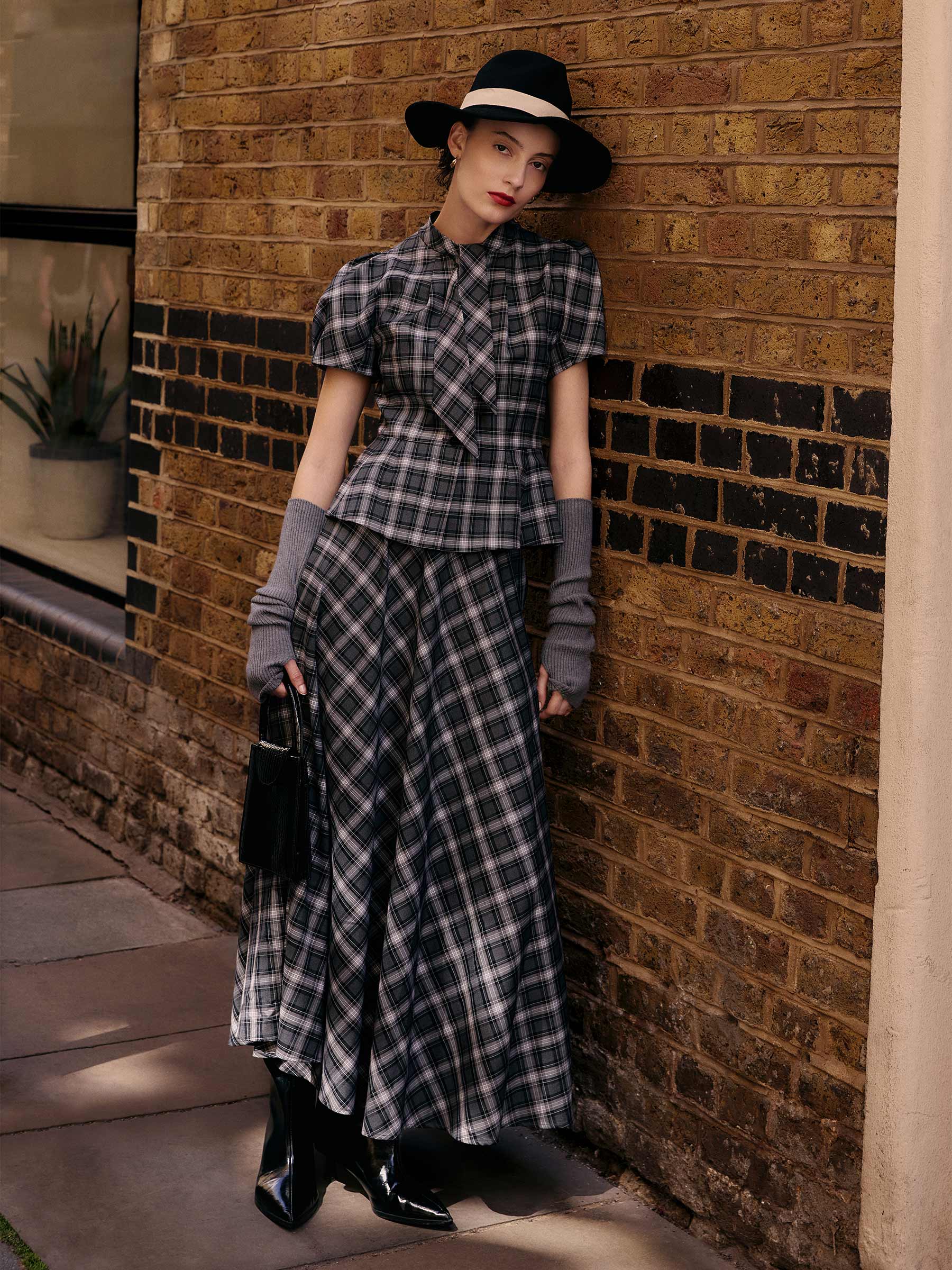 Plaid Women A-Line Skirt With Scrunchie - Image 4